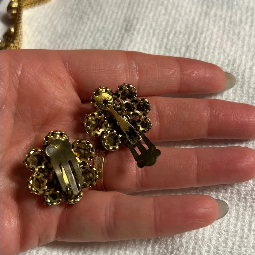 Elegant Gold‎ and Green Floral Clip-On Earrings